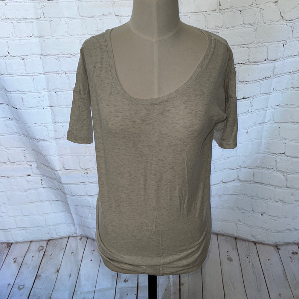 Under Armour Heathered Gray T- Shirt